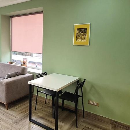 Apartamento 2V1 - Sheshi Willson Tirana Exterior foto